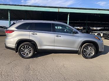Toyota: Toyota Highlander: 2019 г., 3.5 л, Вариатор, Гибрид, Кроссовер — 2