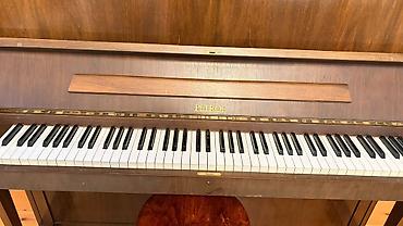 model 1: PETROF upright pianino - Brend/model: PETROF, akustik upright pianino — 2