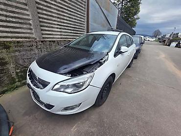 auto fo: OPEL ASTRA J 2010. GOD. - KOMPLETAN AUTO U DELOVIMA | Opel Astra J — 2