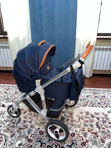 детские игрушки в бишкеке: Коляска, цвет - Голубой, Б/у