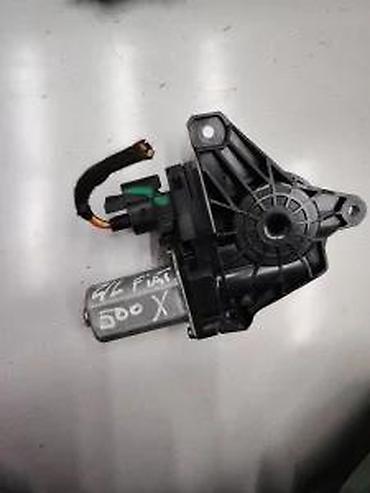 la linea slike: Fiat 500x motor podizača stakla zadnji levi. Fiat 500x motor podizača — 2
