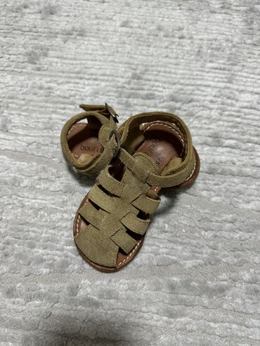 Детская обувь: Детские сандали из натуральной замши 25 размер, состояние хорошее