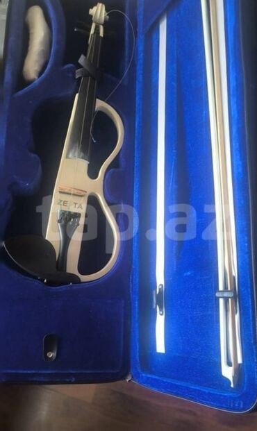Gitaralar: 4\4 de . 2 skripkani satiram . 1 akustik 1 i elektron . Umumi 220