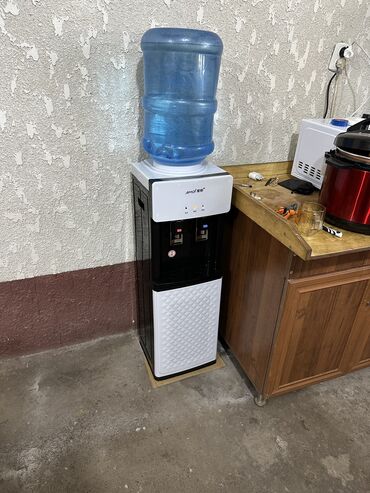 Другие товары для дома и сада: Продаю новый кулер для воды 3000с ниже себестоимости Причина продажи