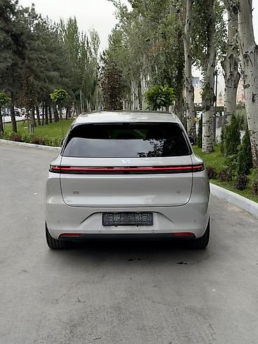 Lixiang: Lixiang L6: 2025 г., 1.5 л, Автомат, Гибрид, Кроссовер — 2