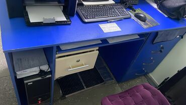 Компьютерный стол
Столы