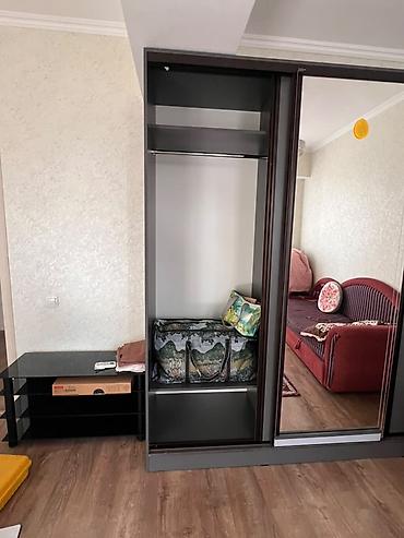 раздвижной диван: Шкаф купе, Б/у, С зеркалом — 2