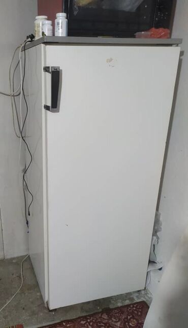 продам старый холодильник: Холодильник Б/у, Однокамерный