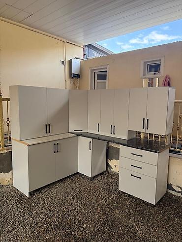 metbex kunc divan: Mətbəx mebel dəsti – L formalı, açıq boz rəngdə - Üst və alt — 1