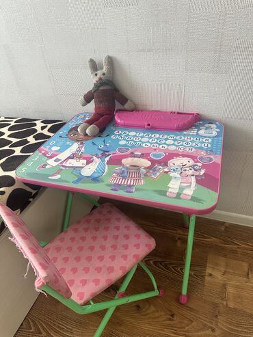 детский столик для рисования: Стол, цвет - Розовый, Б/у