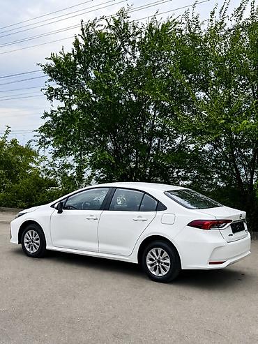 byd e2 2024: Toyota Corolla: 2025 г., 1.2 л, Вариатор, Бензин, Седан — 6