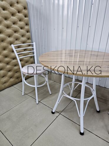 Столы: Комплект стол и стулья Для кафе, ресторанов, Новый