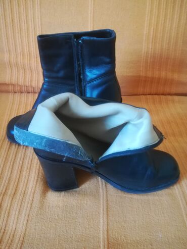 Gležnjače: Gležnjače, 39 — 12