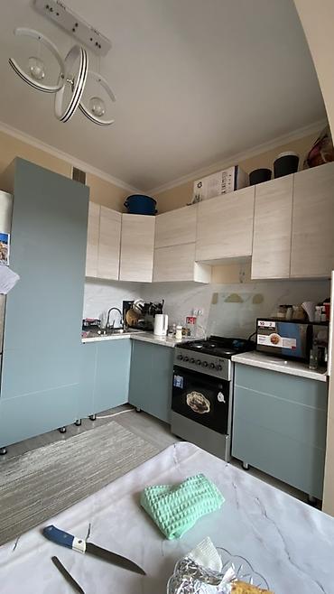 silver kitchen: Кухонный гарнитур угловой, современный - Планировка: Г‑образная — 1