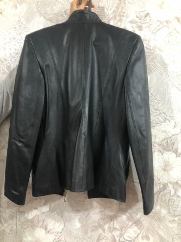 Kurtkalar: Dəri kurtka, S — 5