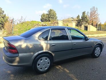 Opel: Opel Vectra: 1.8 l | 1996 il 261000 km Sedan — 6