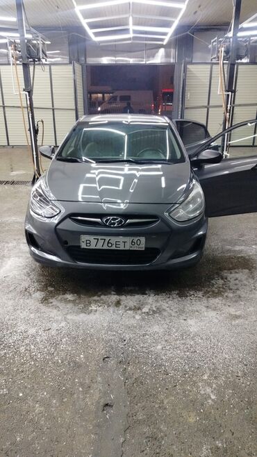 Hyundai: Hyundai Accent : 2011 г., 1.4 л, Механика, Бензин, Седан