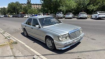 мерс 124 дверные карты: Mercedes-Benz W124: 1992 г., Седан — 4