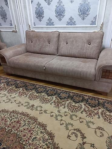 Yumşaq mebel dəsti – divan və 2 ədəd kreslo 1 ay istifadə olunub köçlə