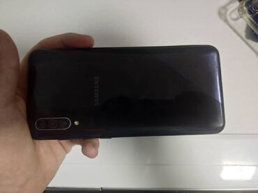 телефон 4 х: Samsung A30s, Б/у, 32 ГБ, цвет - Черный, 2 SIM