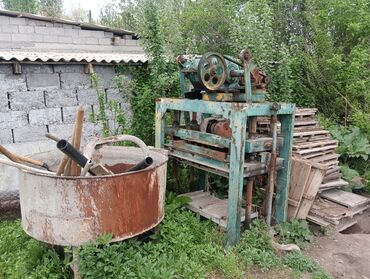 зым туздогон станок: Продам пескоблок станок. Б/У рабочий. требуется настройка. 20 см
