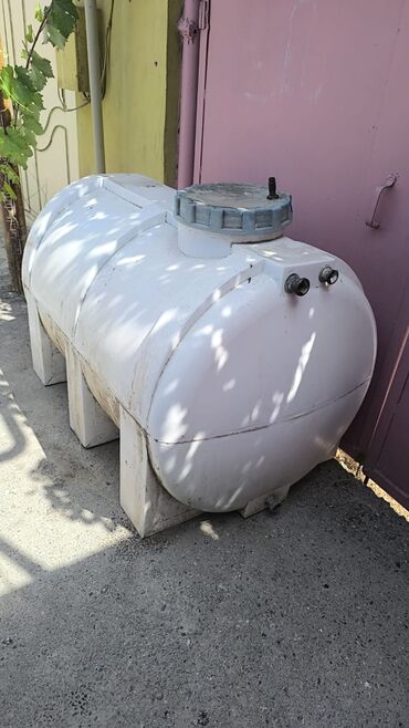 Bak, Plastik, 1000 l l, İşlənmiş, Ünvandan götürmə, Ödənişli çatdırılma