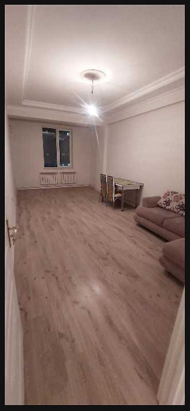 Uzunmüddətli kirayə mənzillər: Mənzilin təsviri: - Geniş və işıqlı zal: uzunsov planlı, ağ rəngli — 1