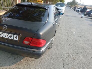 Mercedes-Benz: Mercedes-Benz E-Class (W210) sedan - Kuzov: qara rəng, 4 qapı, sedan — 6