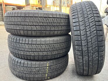 Шины: Шины 195 / 60 / R 17, Зима, Б/у, Комплект, Легковые, Япония, Bridgestone — 1