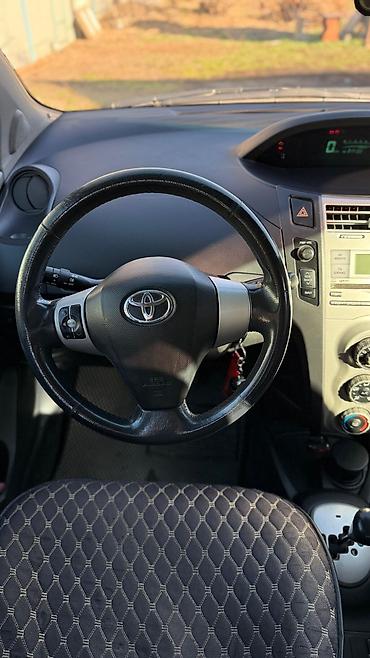 Toyota: Toyota Yaris: 2007 г., 1.3 л, Робот, Бензин, Хэтчбэк — 12