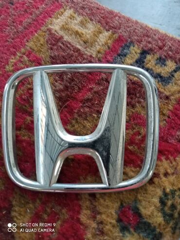титан хонда: Хонда Цивик эмблема на богажник 2008г