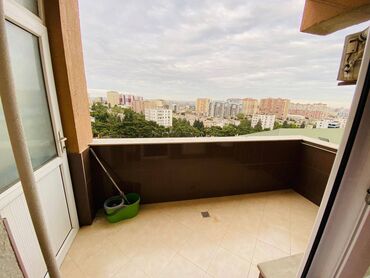 Uzunmüddətli kirayə mənzillər: Şamaxinkada, Kinostudiyanın həyətində,17 mərtəbəli binanın 9-cu — 11