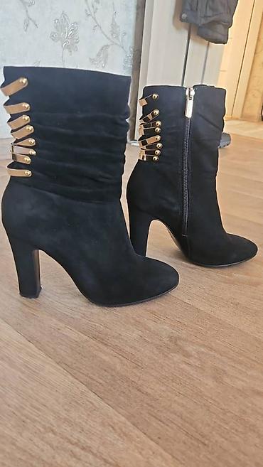 Демисезонные куртки: Продам дубленку детскую; куртку двустороннюю; сапожки демисезонные — 8