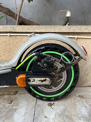 Elektrik nəqliyyatı: İşlənmiş Elektrik samokat 12", 251 - 350 Vt, 26 - 35 km/s, Ünvandan götürmə — 3