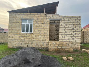 Həyət evləri və villaların satışı: 1 otaqli orta horgulu 2 sotun icindedir kursulu evdir sanxayda