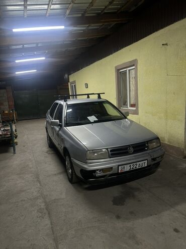 Volkswagen: Volkswagen Vento: 1996 г., 1.8 л, Механика, Бензин, Седан — 4