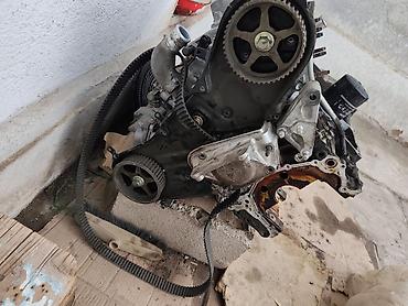 Двигатели, моторы и ГБЦ: Двигатель внутреннего сгорания(6v цилиндровый, бензиновый) — 6