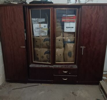 ikinci əl taxta: İşlənmiş, Açılan, 4 qapılı Düz dolab, Bufet, Rumıniya