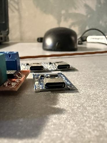 iş alətləri: Elektronika DIY dəstəsi – modul və aksesuarlar Tərkib: - 2 ədəd DC — 2