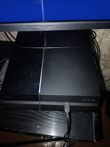 где купить sony playstation 4: Ps4 500 Gb Pultub birinin daşi dəyişməlidi