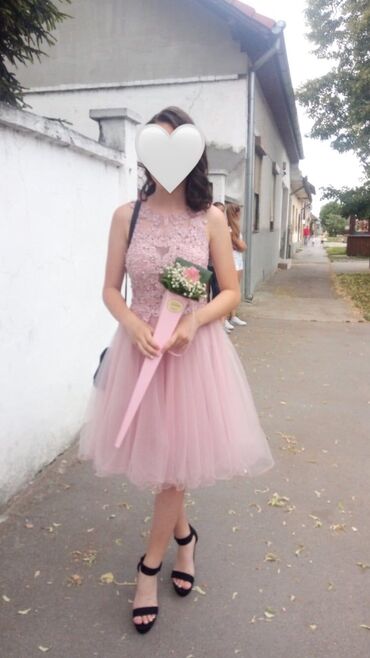 pink cipele oantilopa samo: Svečana haljina, obučena 2 puta (jednom za probu drugi put na maturi)