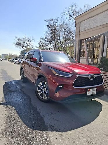 Toyota: Toyota Highlander: 2023 г., Автомат — 6