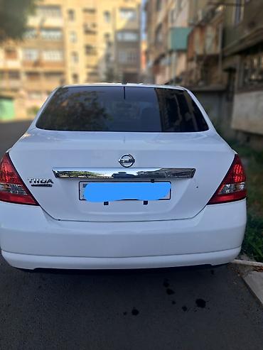 nissan tiida: Nissan Tiida sedan - Kuzov: ağ rəng, 4 qapı, sedan - Salon: qara — 2