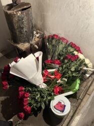 Продаём цветы- 80-100см розы,простояли 10часов на фото 8 букетов по