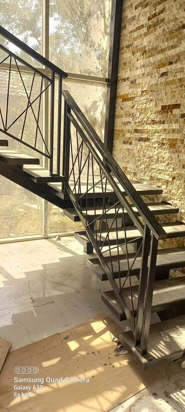 Pilləkən məhəccərləri: Alminum məhəccər.balkon üstü alminum məhəccər 38 azn den başlayan — 3