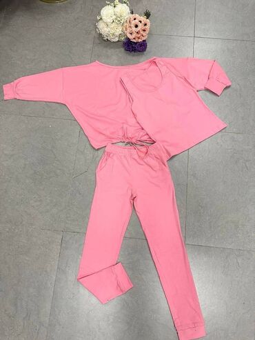 Kompleti: Trodelni komplet
Materijal pamuk elastin
Cena 2500 dinara
ba na lalafo.rs — 3 Kompleti: Trodelni komplet
Materijal pamuk elastin
Cena 2500 dinara
ba — 3