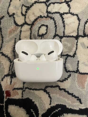 бут кийим бу: Продаю AirPods оригинал хорошо работает пользовалась 4 недели покупала