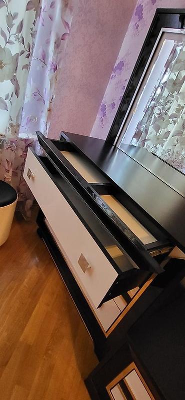 4000: Yataq otağı 600 manata satılır. 4000 manata alınıb. Az işlənib. Heç — 4