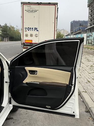 gac aion v 2021: Toyota Avalon: 2015 г., 2.5 л, Вариатор, Гибрид, Седан — 9