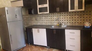 Uzunmüddətli kirayə mənzillər: Elimlər metrosunun yaxınlığında 4 mertebeli binanın 1-ci mərtəbəsində — 7